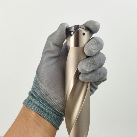 Clamping an insert to a holder